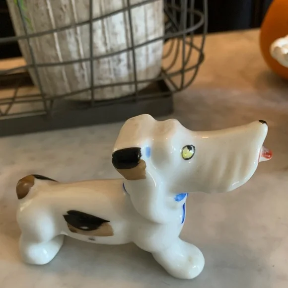 Porcelain dog figurine - Picture 1 of 4